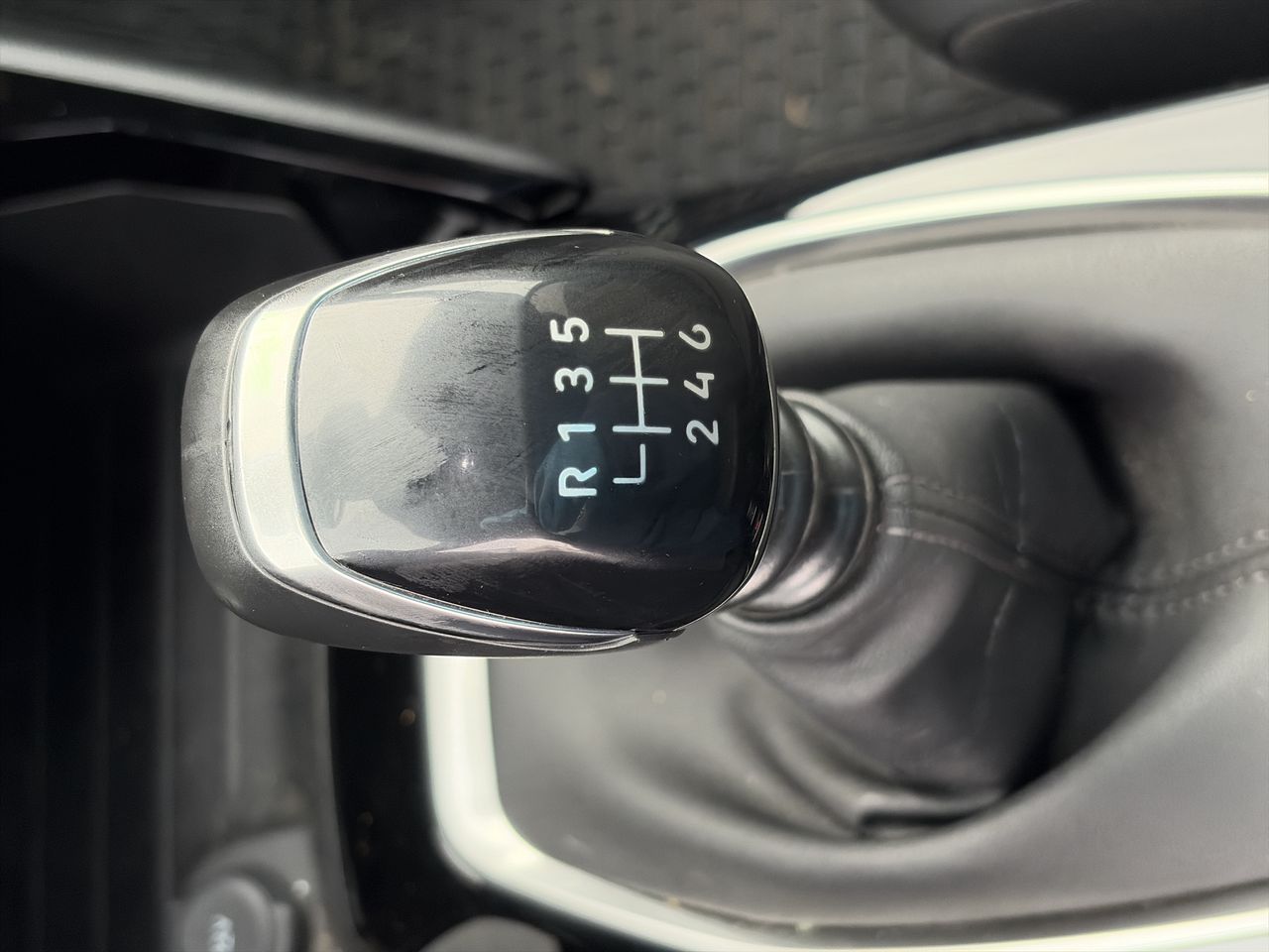 Peugeot 2008 — foto 20 de 20