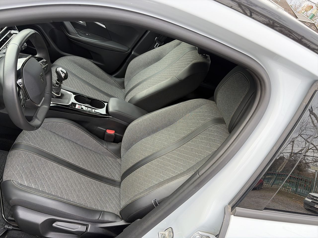 Peugeot 2008 — foto 14 de 20