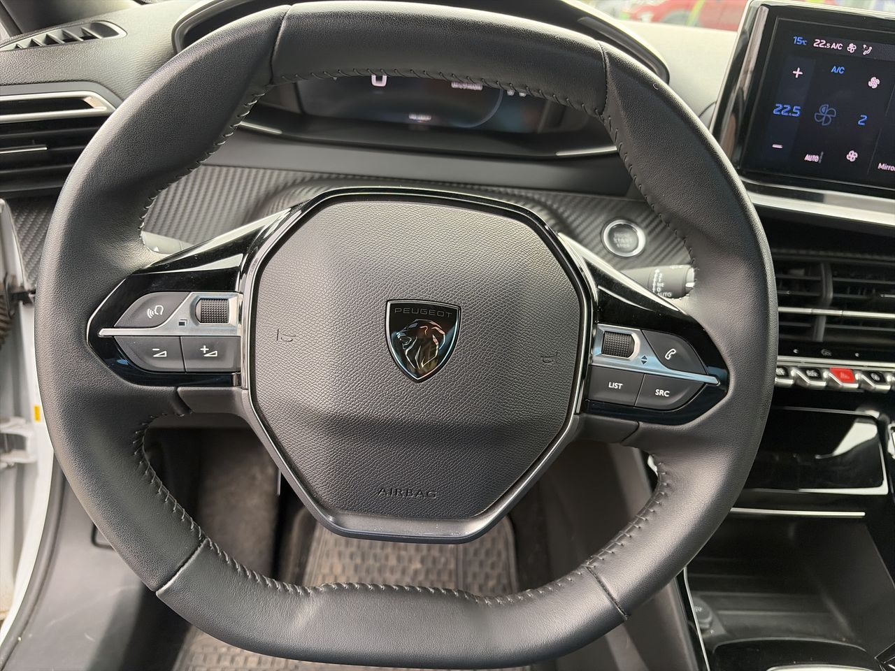Peugeot 2008 — foto 15 de 20