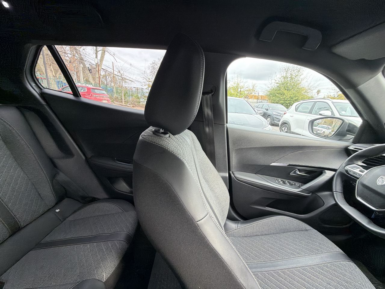Peugeot 2008 — foto 8 de 20