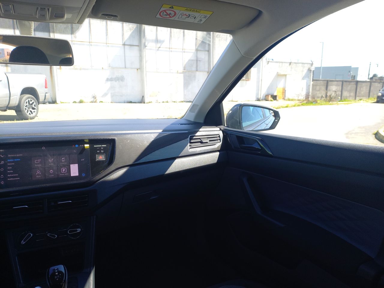 Volkswagen Polo — foto 11 de 28