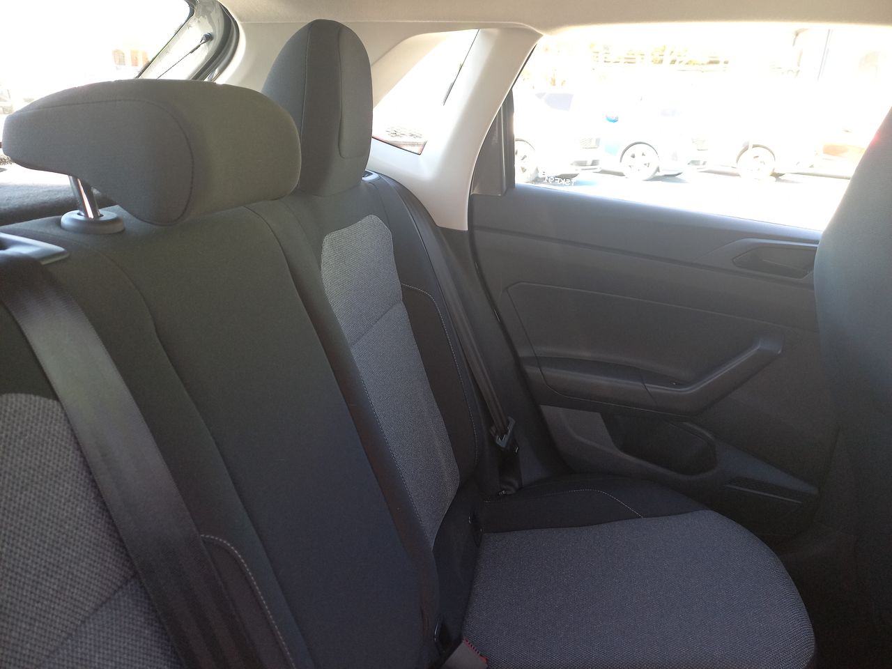 Volkswagen Polo — foto 13 de 28