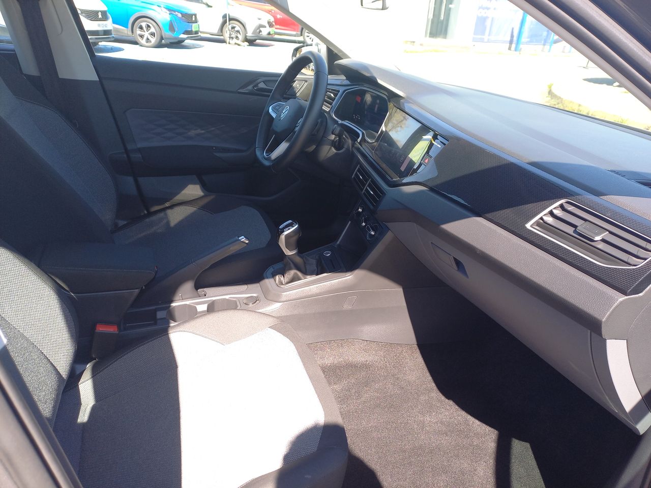 Volkswagen Polo — foto 15 de 28