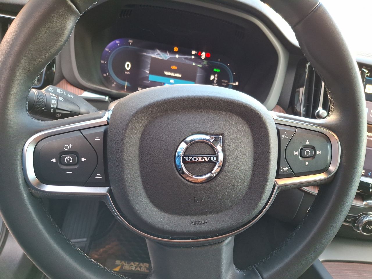 VOLVO - 25