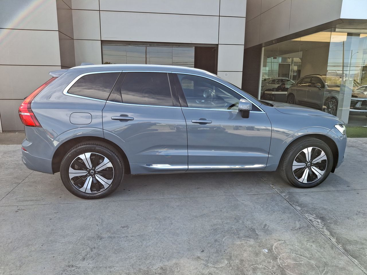 VOLVO - 8