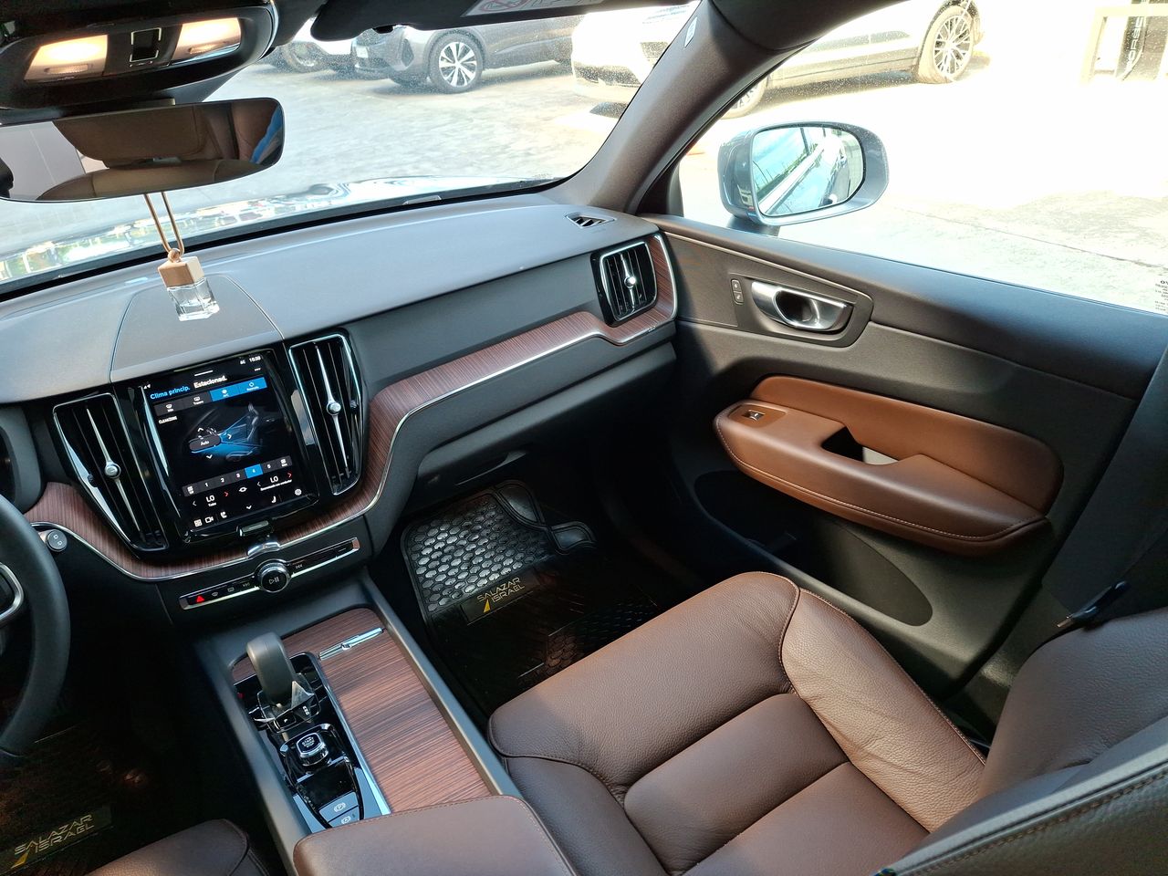VOLVO - 10