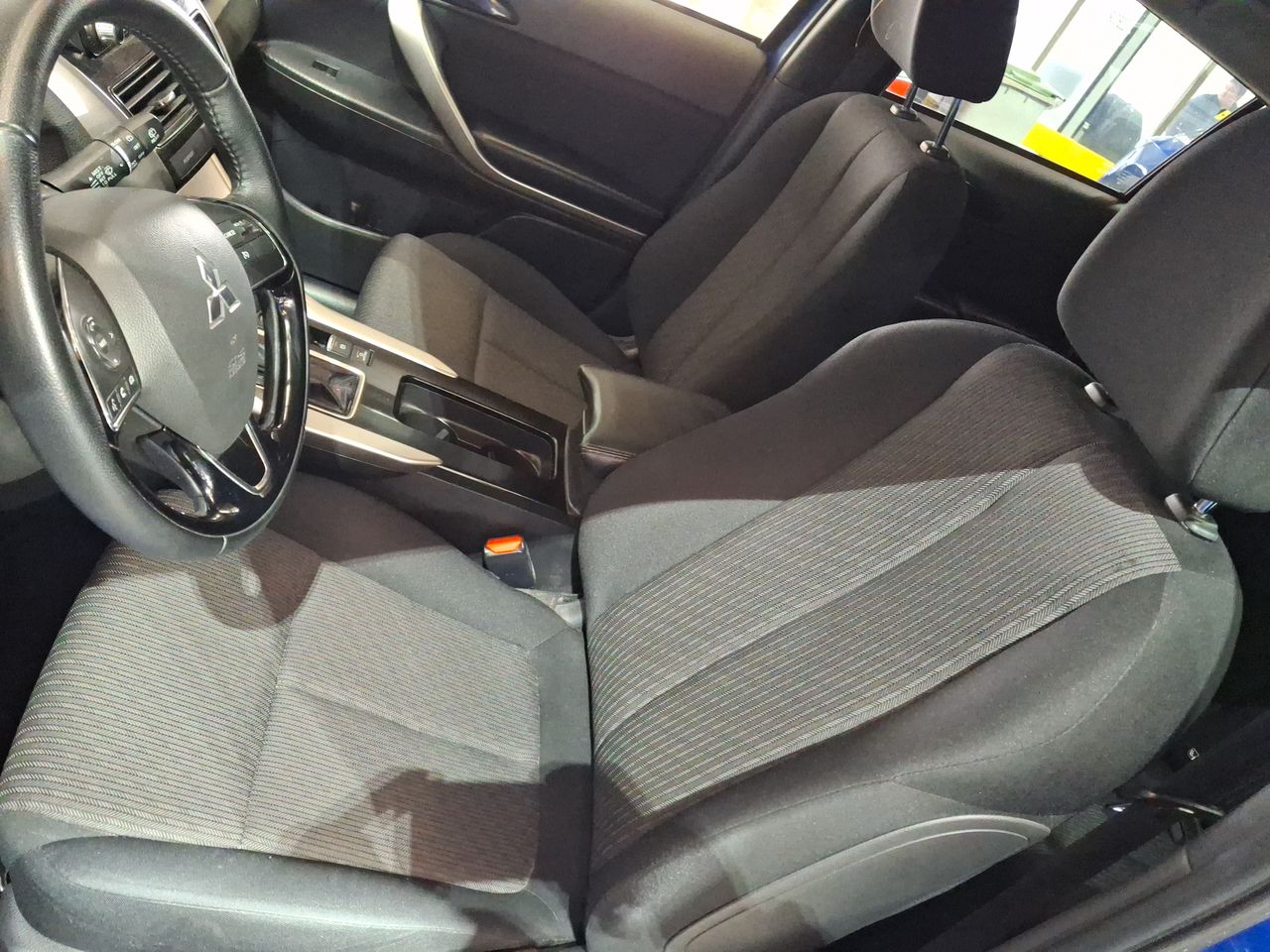 Mitsubishi Eclipse Cross — foto 16 de 27