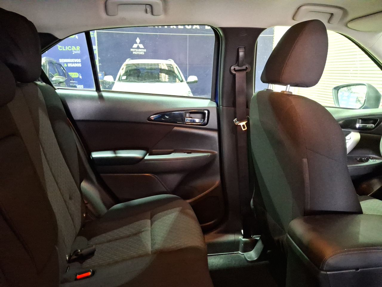 Mitsubishi Eclipse Cross — foto 8 de 27