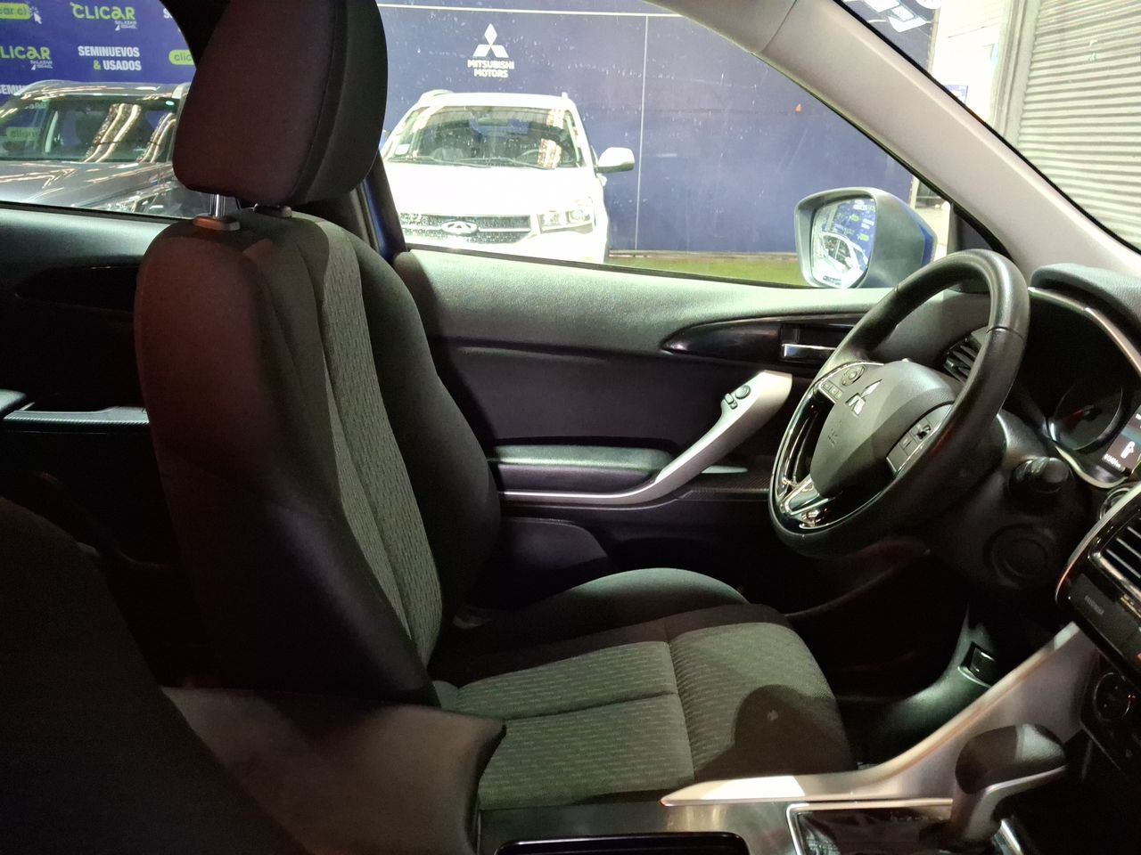 Mitsubishi Eclipse Cross — foto 9 de 27