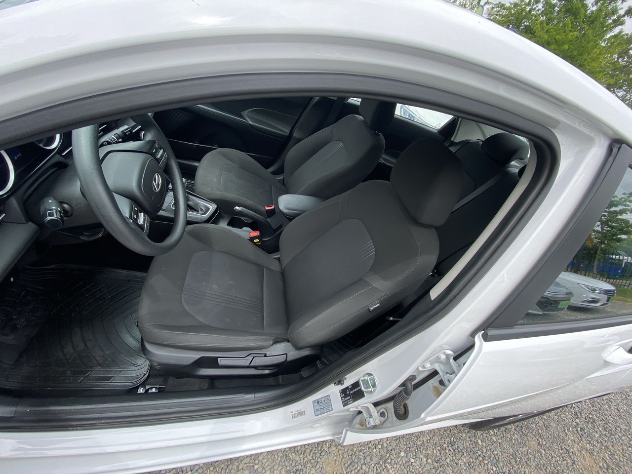 HYUNDAI - 25