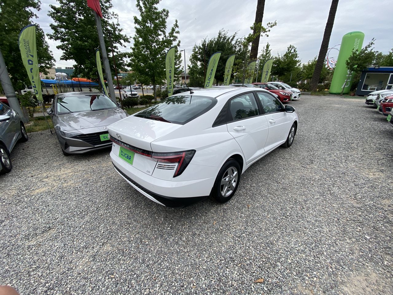 HYUNDAI - 7