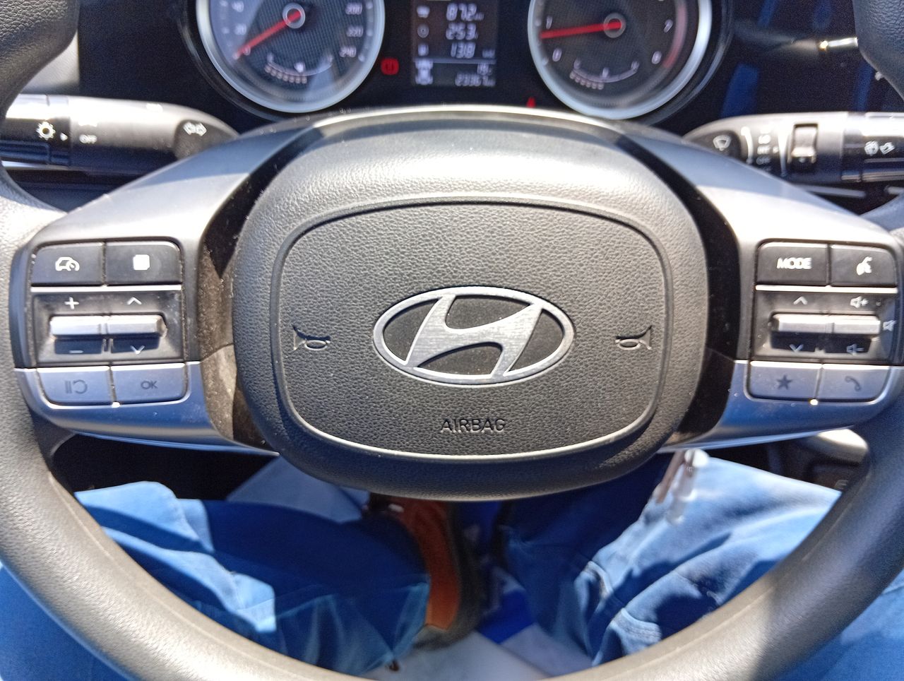 HYUNDAI - 23