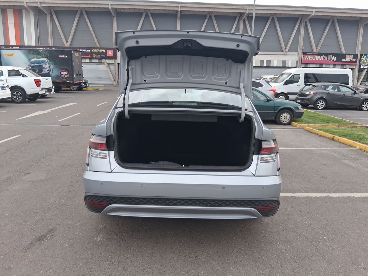 HYUNDAI - 17