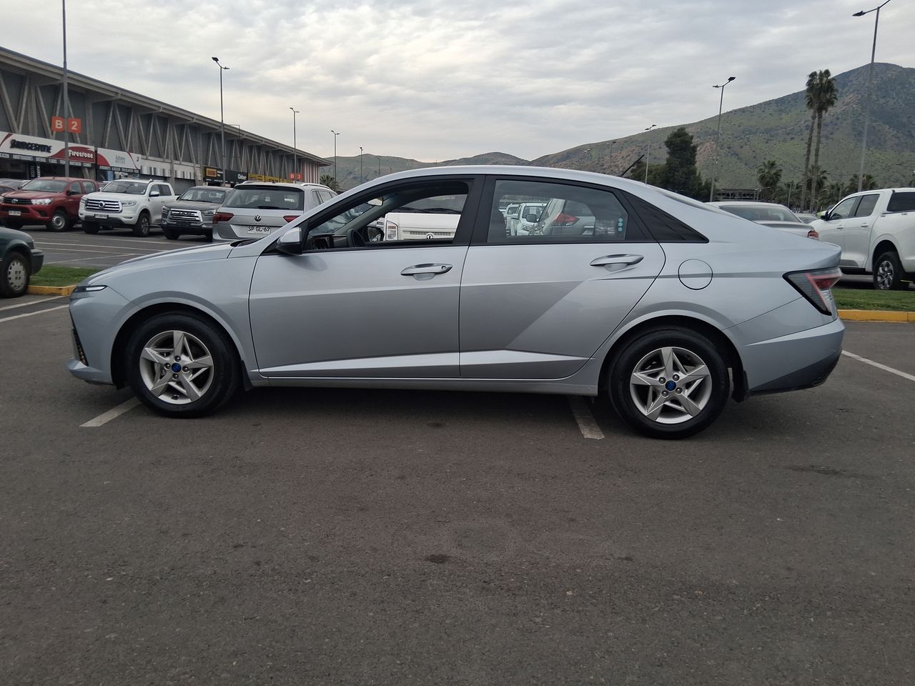 HYUNDAI - 3