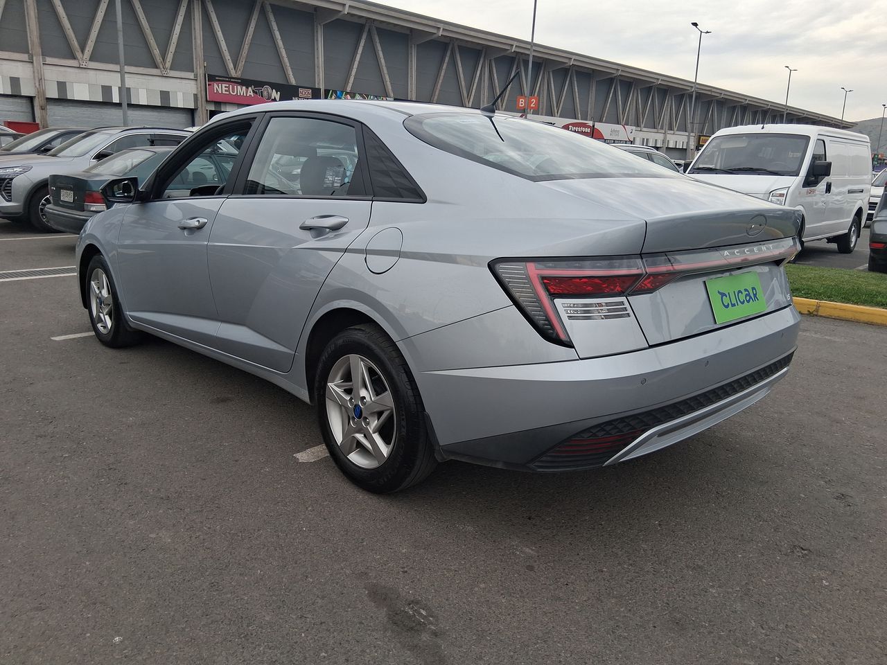 HYUNDAI - 4