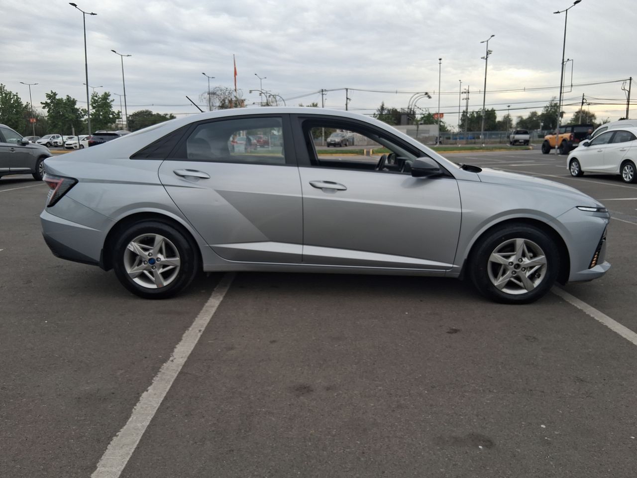 HYUNDAI - 6