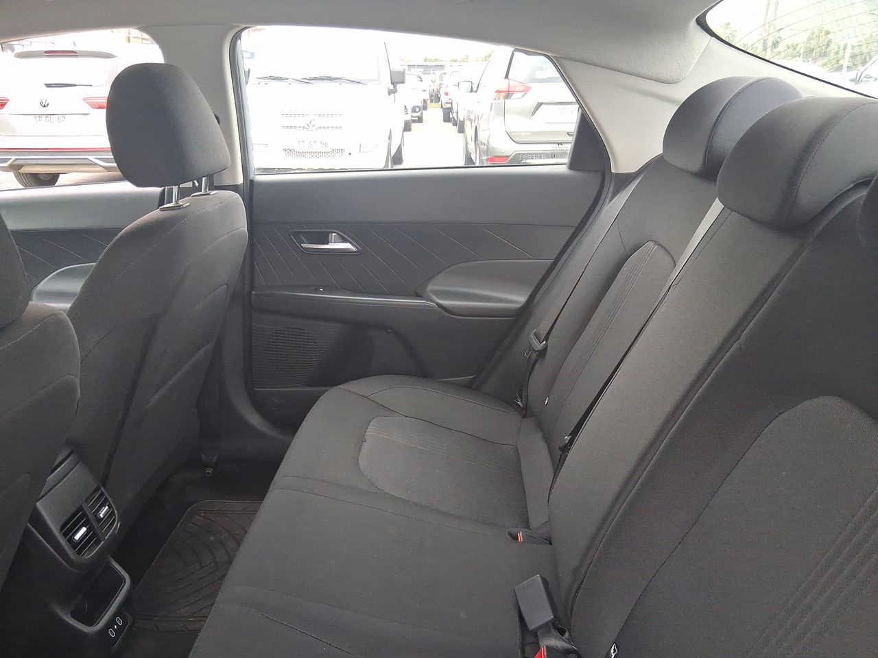 HYUNDAI - 9