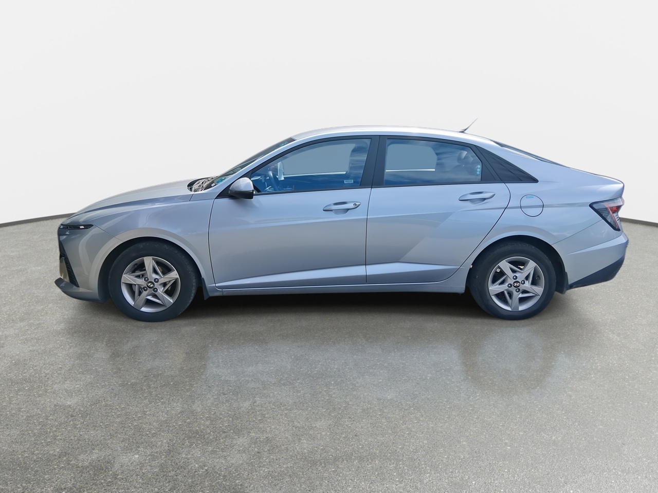 HYUNDAI - 4
