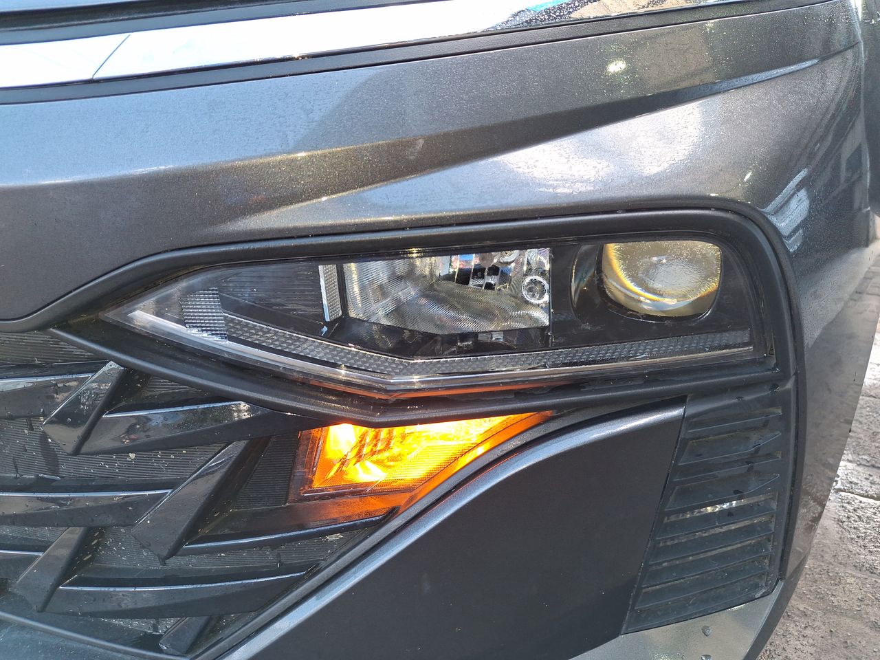 HYUNDAI - 18