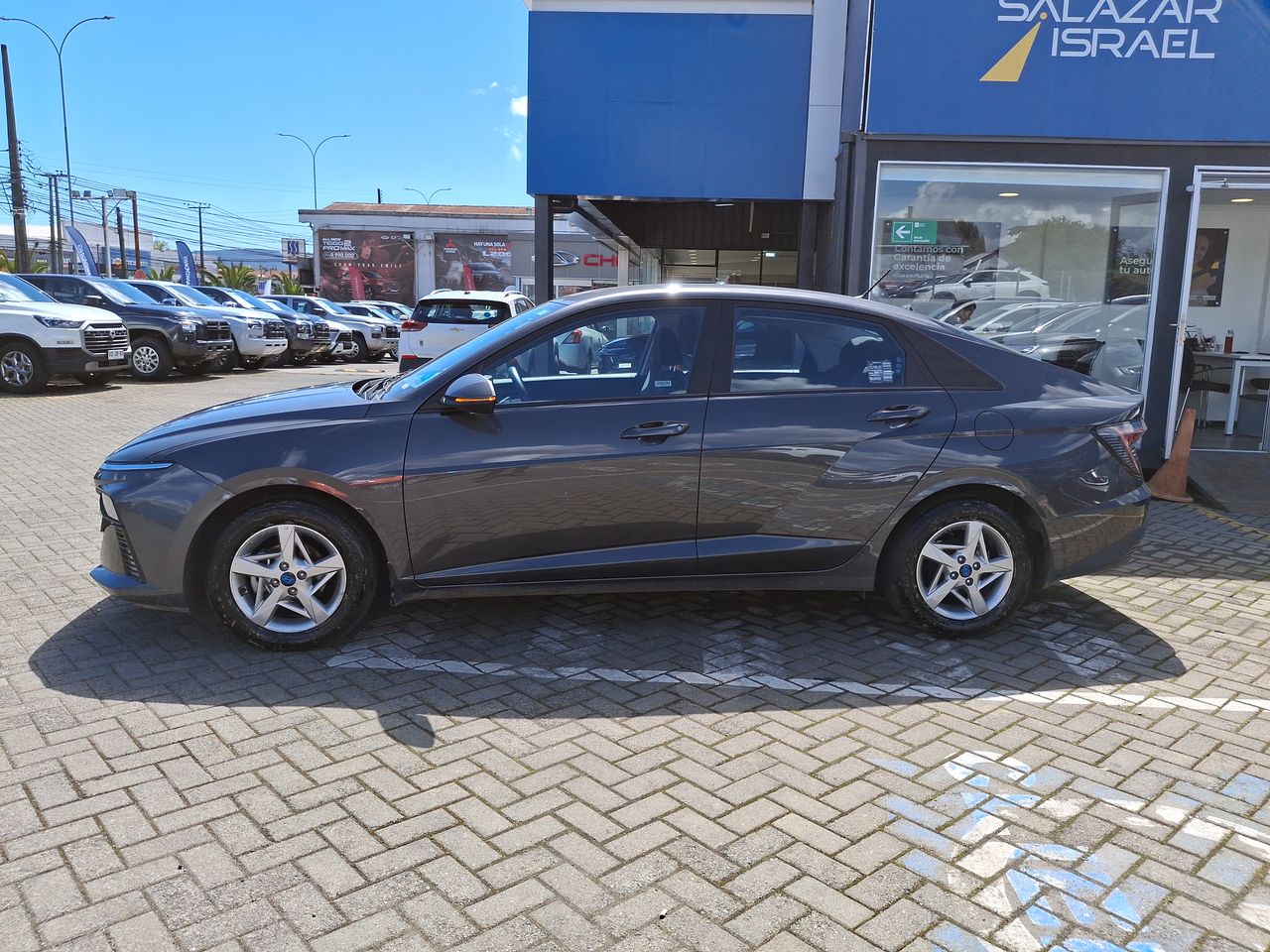 HYUNDAI - 4