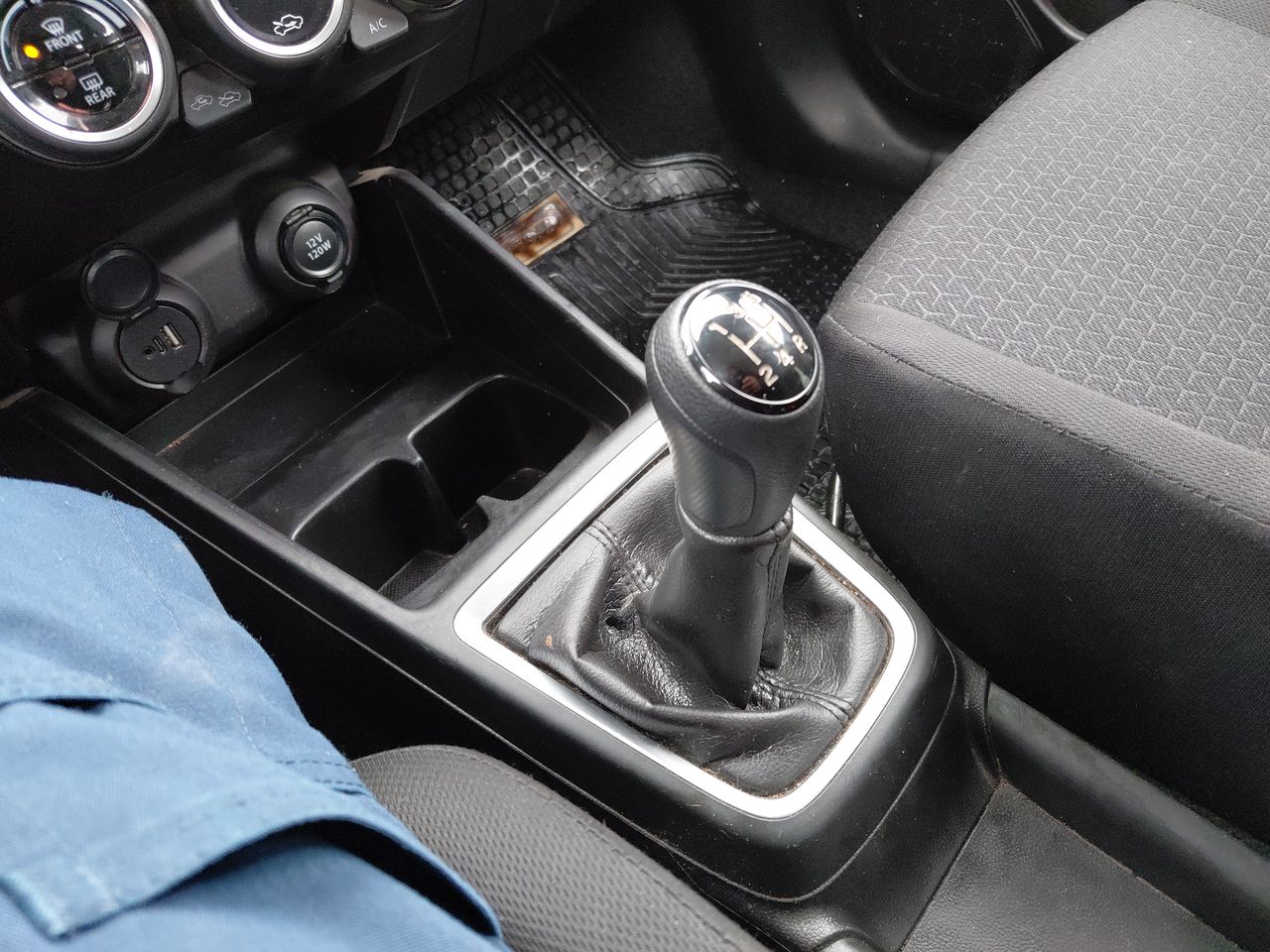 SUZUKI - 24