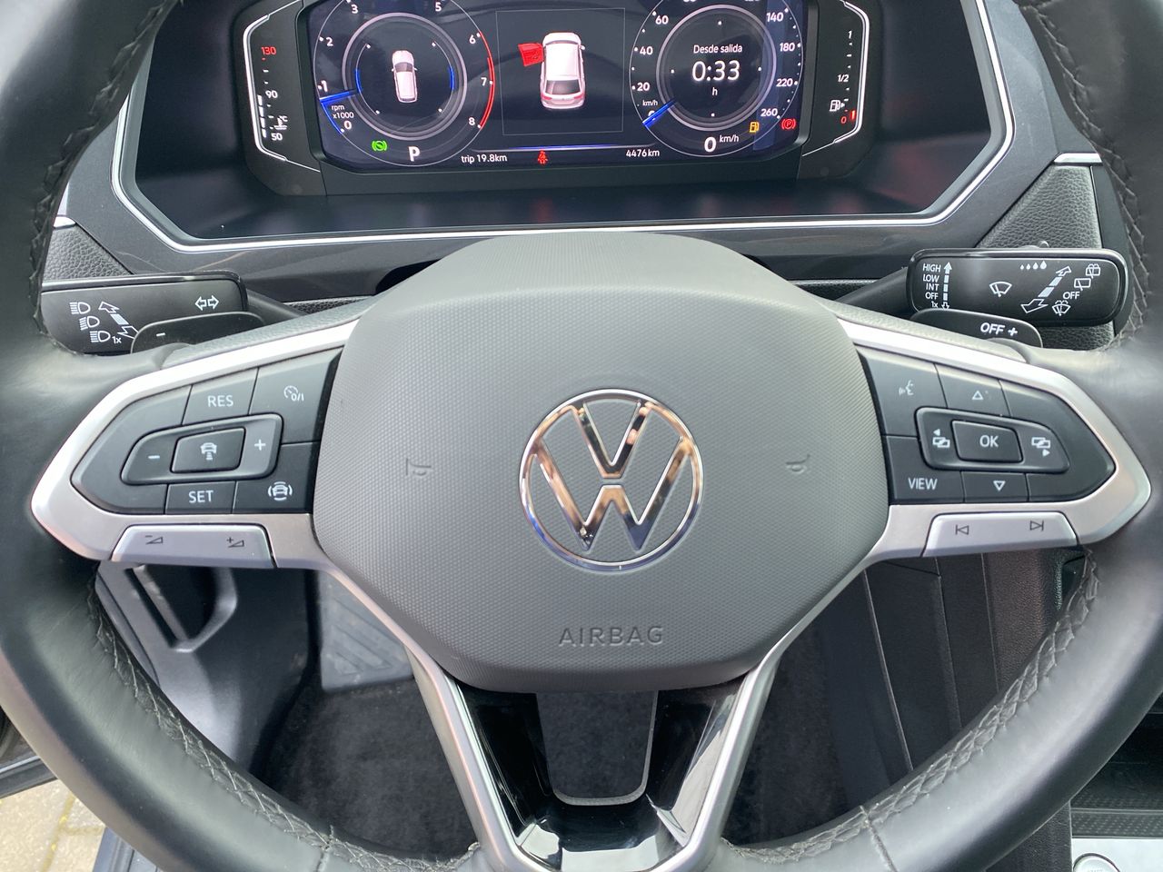 VOLKSWAGEN - 24
