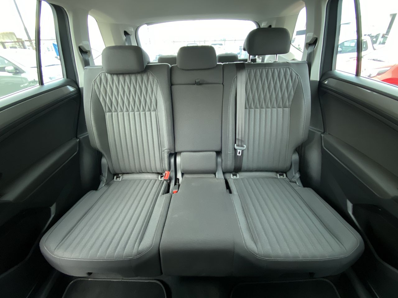 VOLKSWAGEN - 32