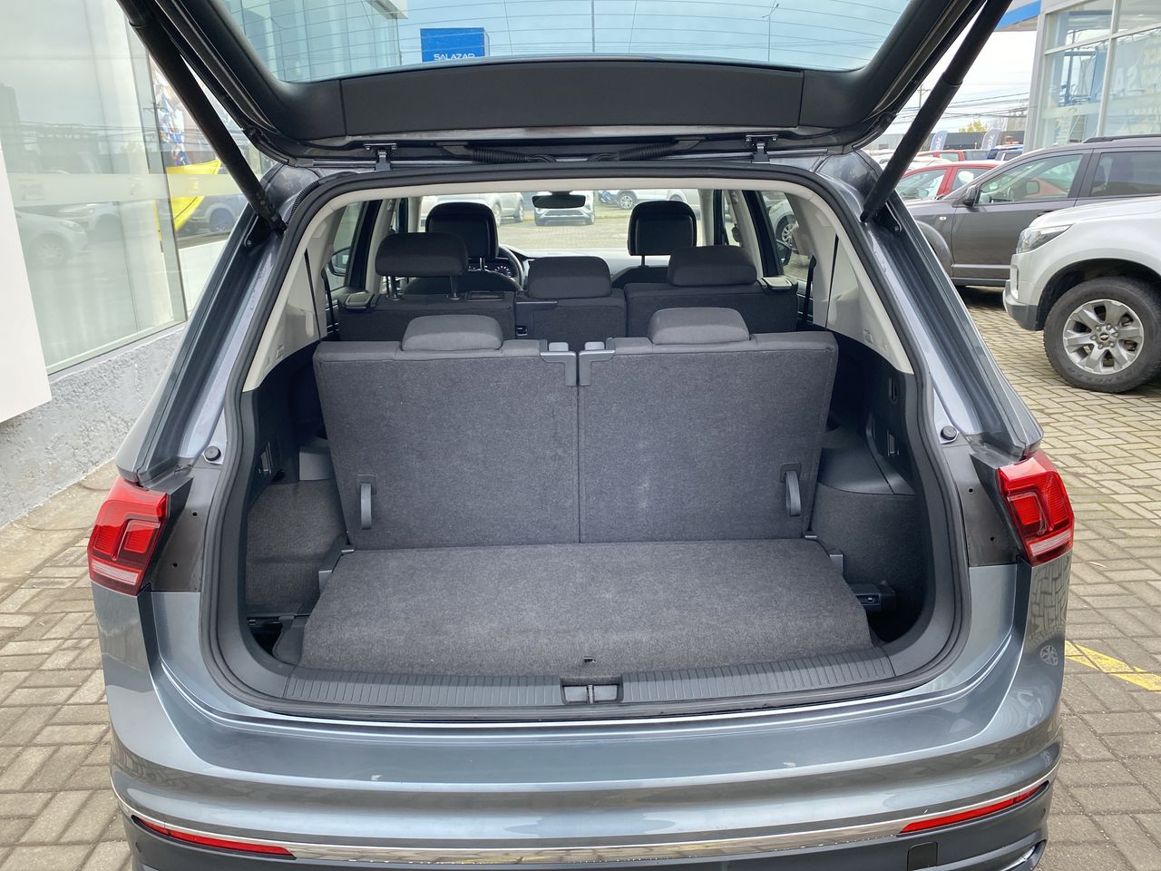 VOLKSWAGEN - 19