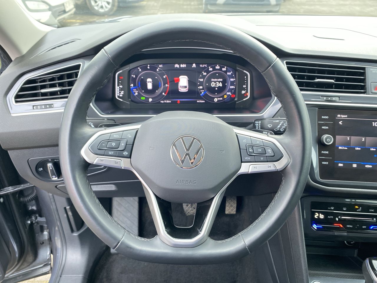 VOLKSWAGEN - 23