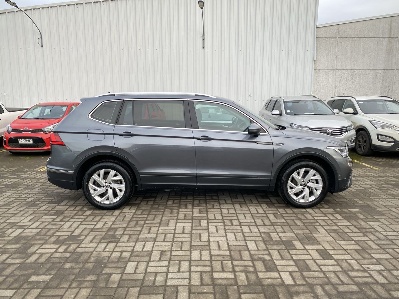 VOLKSWAGEN - 8