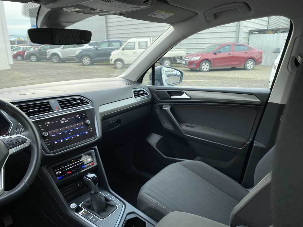VOLKSWAGEN - 10