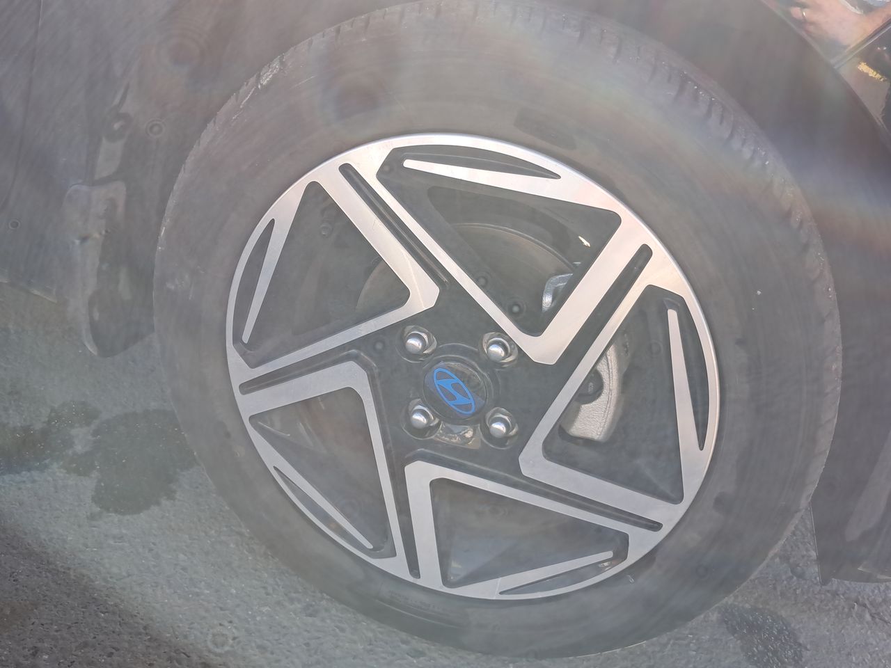 HYUNDAI - 17