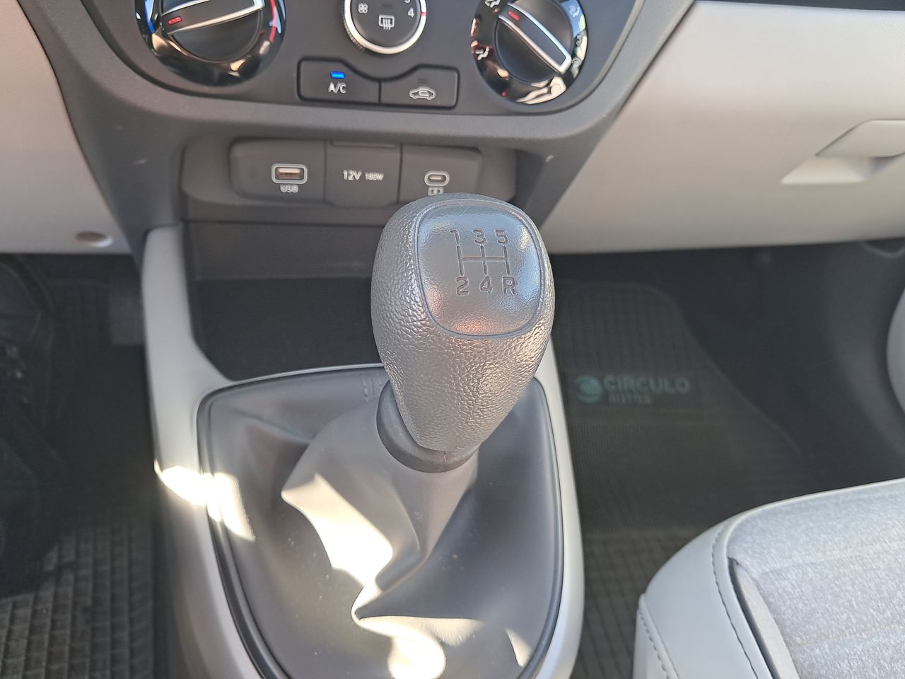 HYUNDAI - 30