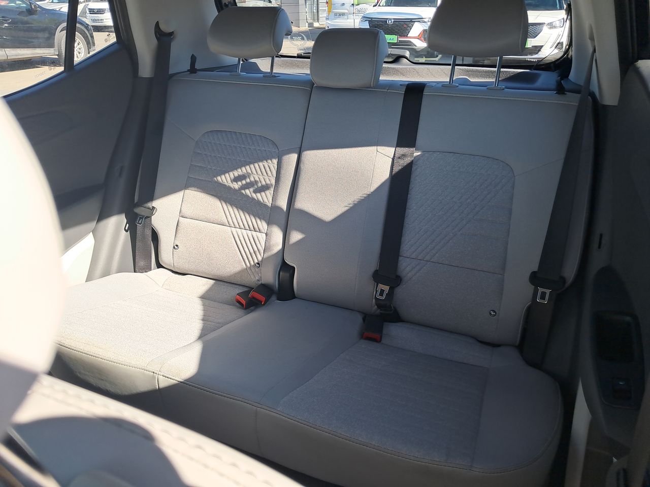 HYUNDAI - 33