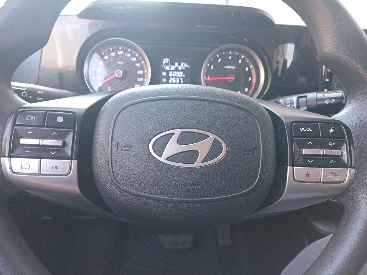 HYUNDAI - 24