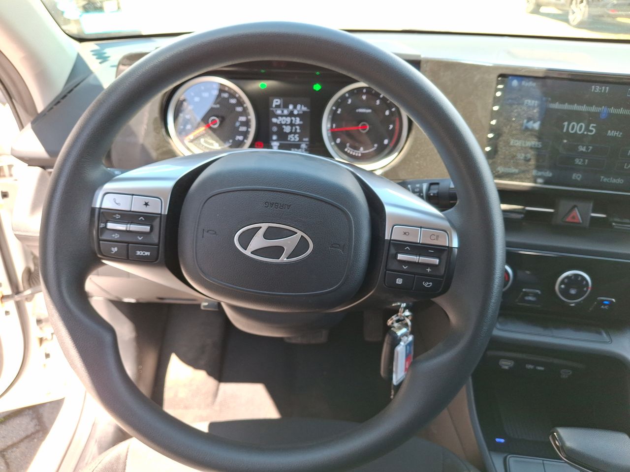 HYUNDAI - 24