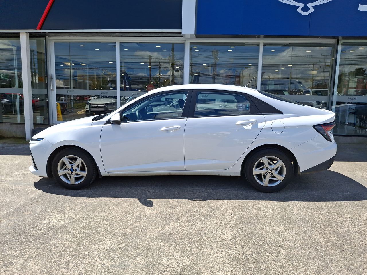 HYUNDAI - 4