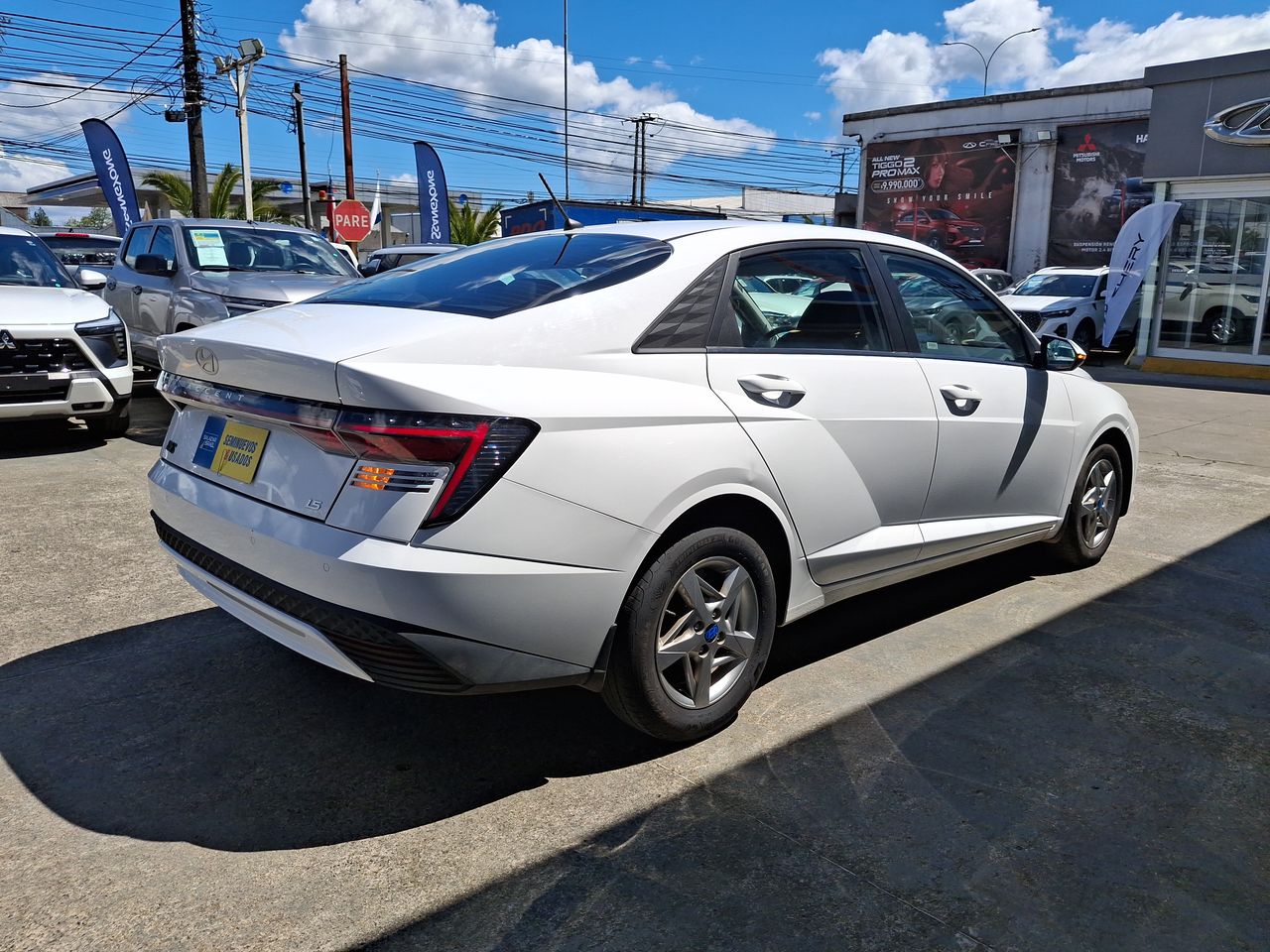 HYUNDAI - 7