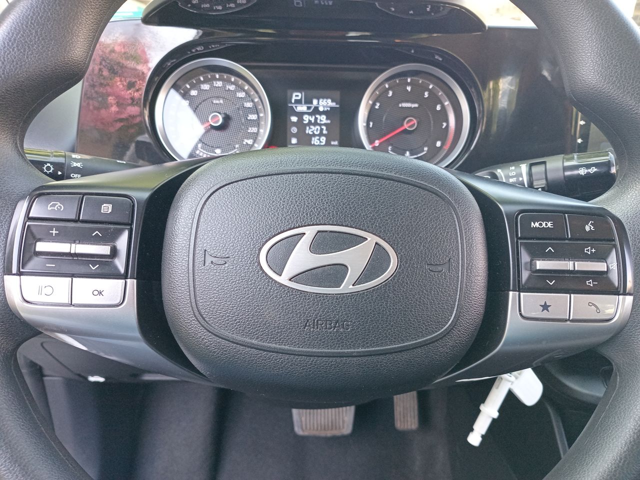 HYUNDAI - 25