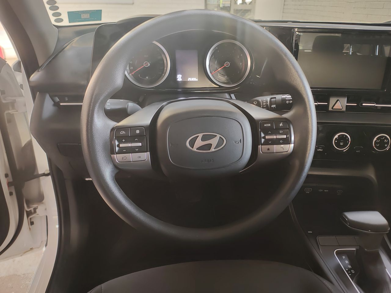 HYUNDAI - 25