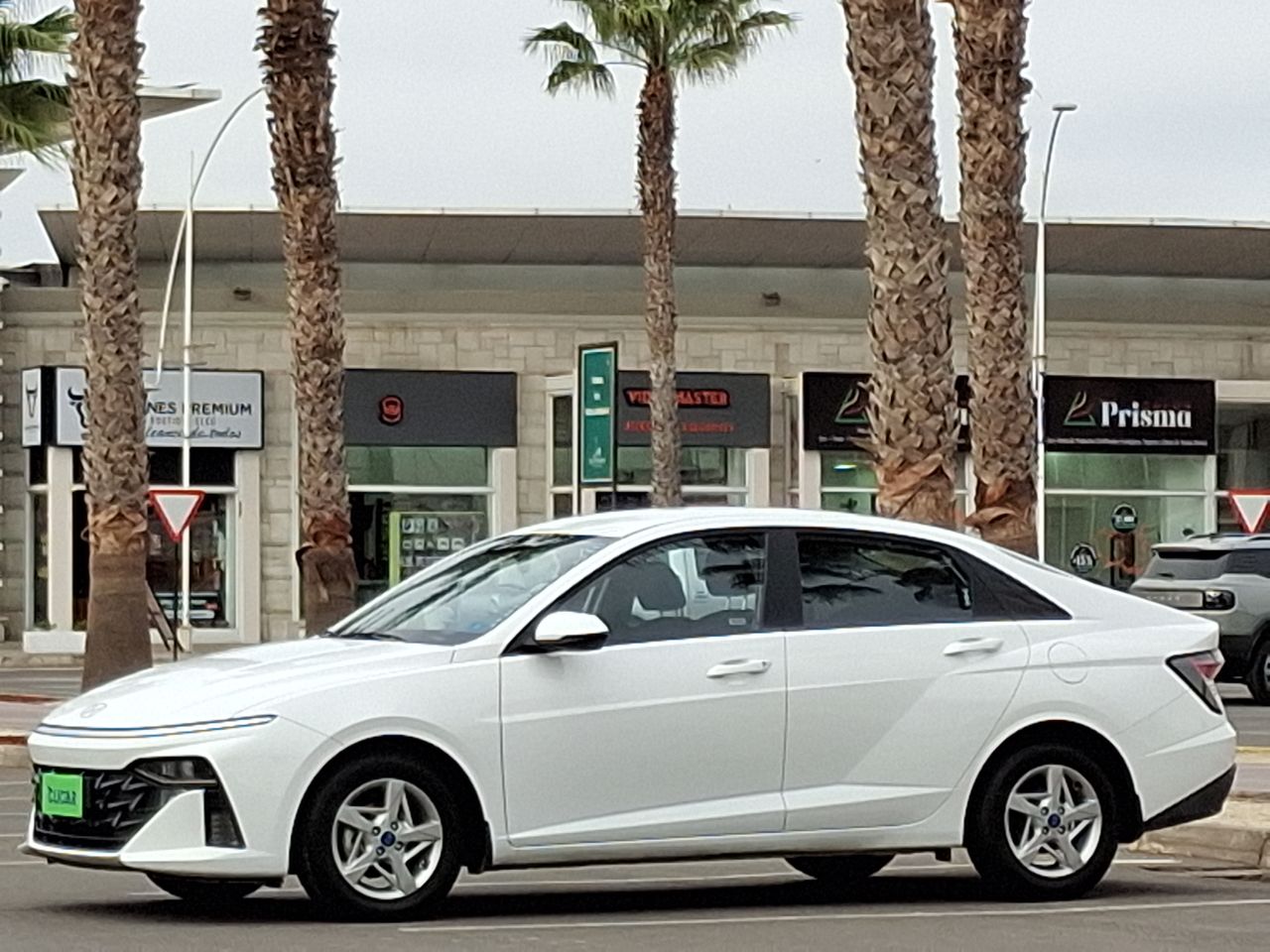 HYUNDAI - 3