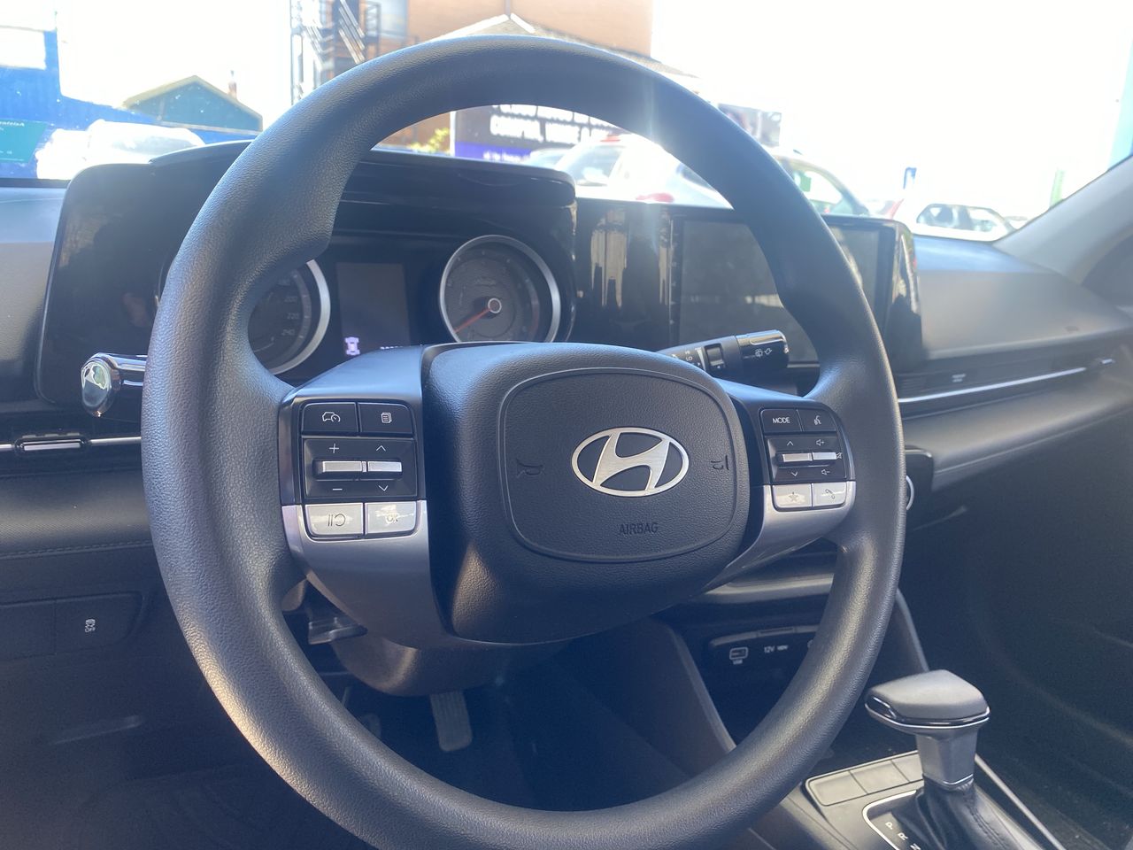 HYUNDAI - 25