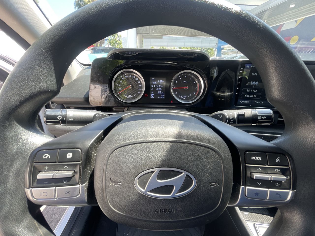 HYUNDAI - 25