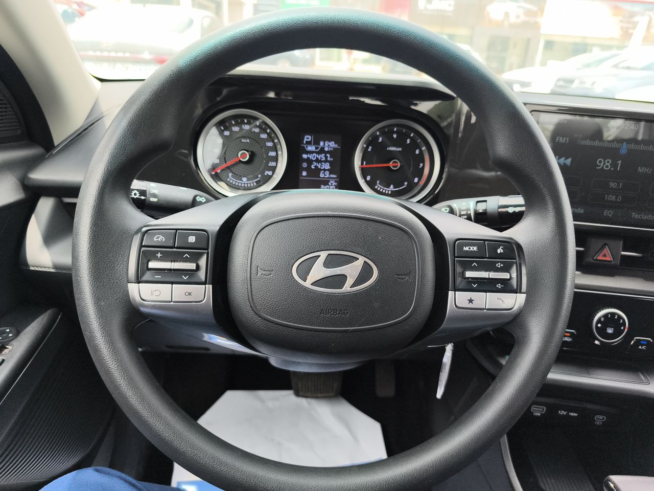 HYUNDAI - 23