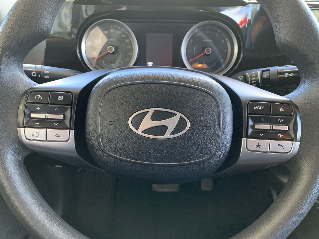 HYUNDAI - 25