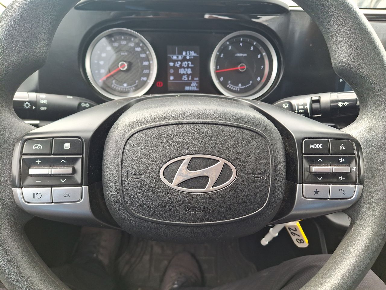 HYUNDAI - 24