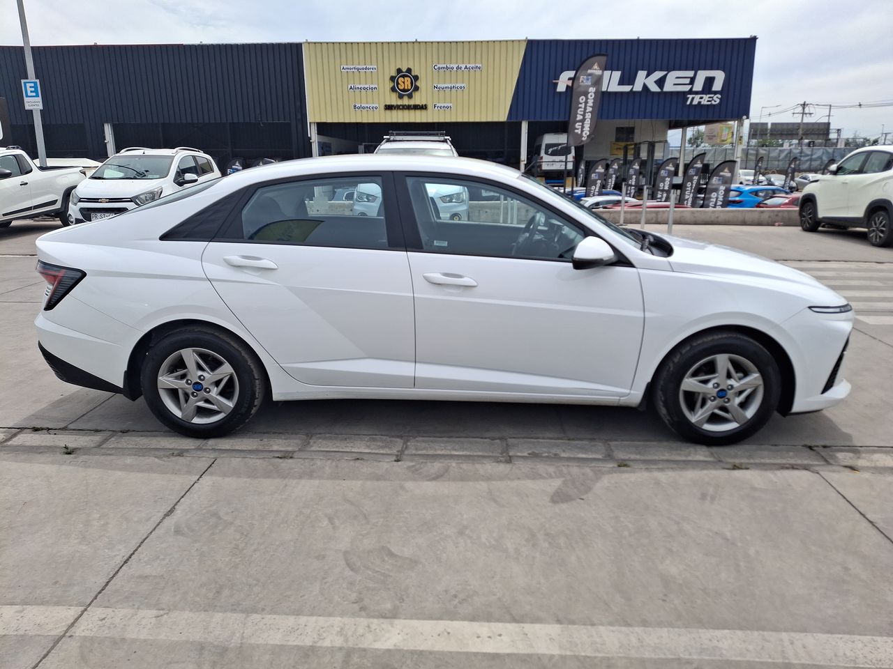 HYUNDAI - 8