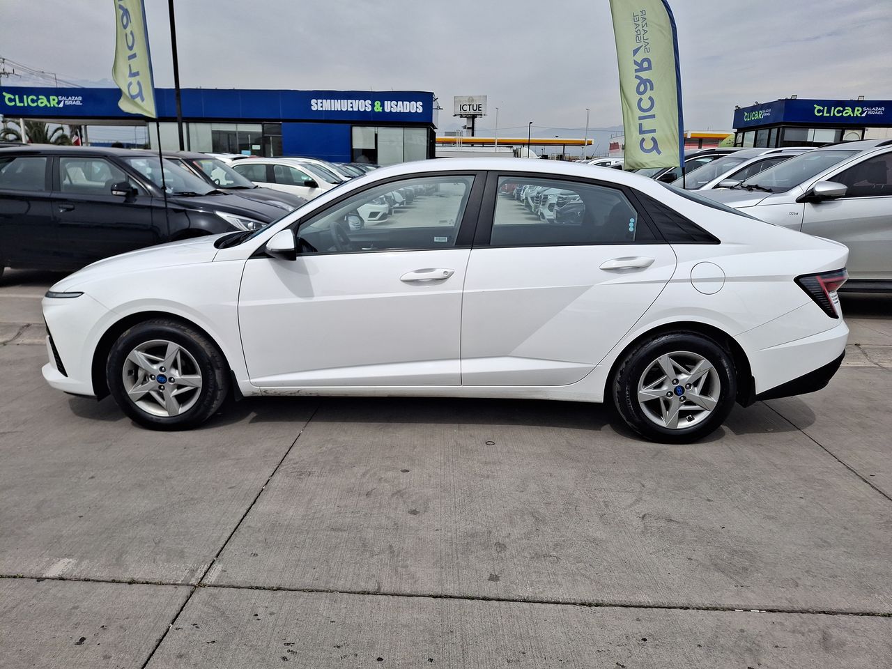HYUNDAI - 4