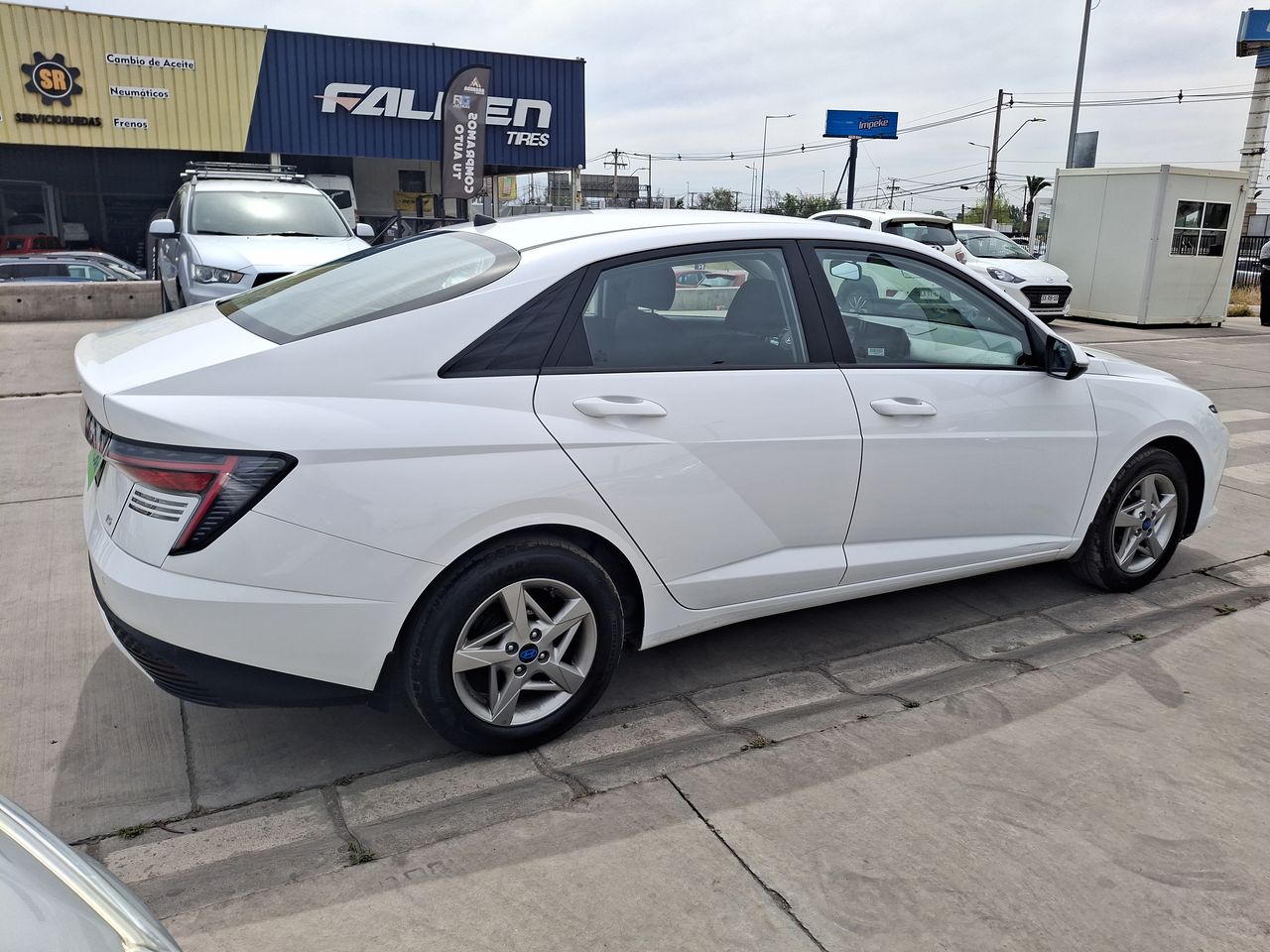 HYUNDAI - 7