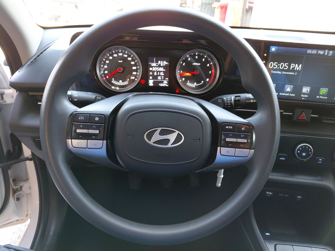 HYUNDAI - 24